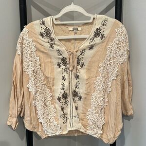 Gimmicks Floral Lace Blouse